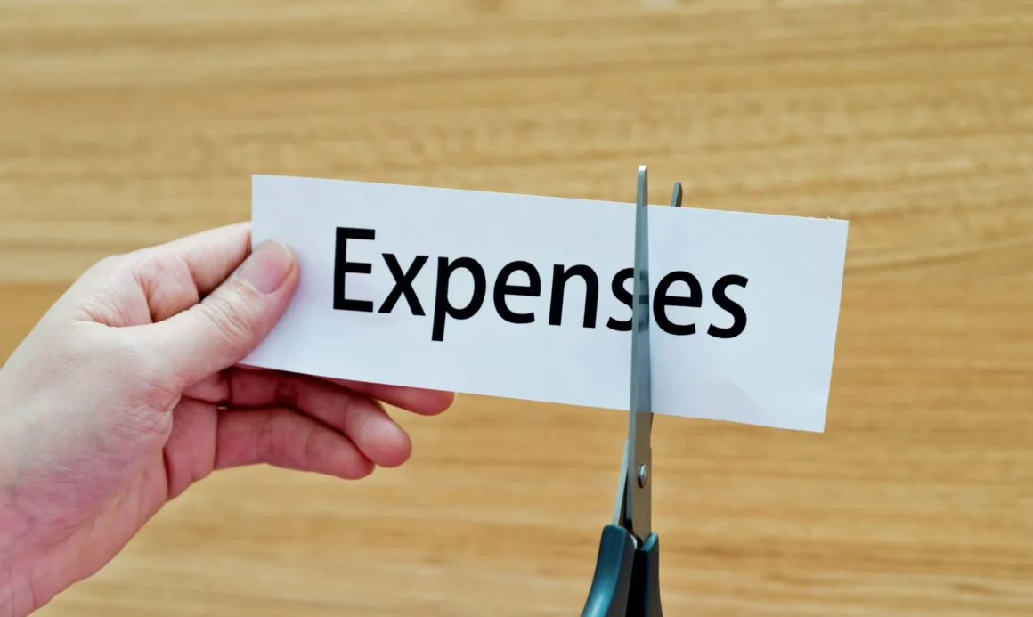 Best Ways to Cut Expenses Without Feeling Deprived