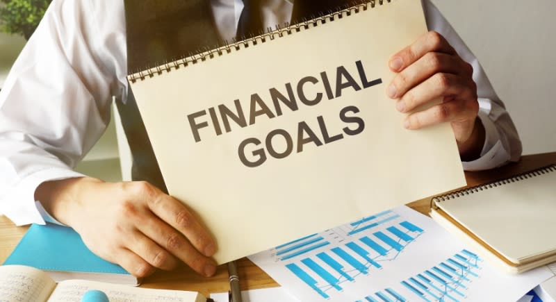 How to Set SMART Financial Goals as an African (in North America)